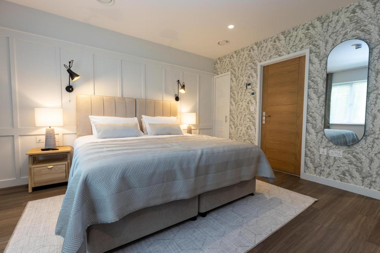 The Kingswood Hotel Сейнт Остел Екстериор снимка