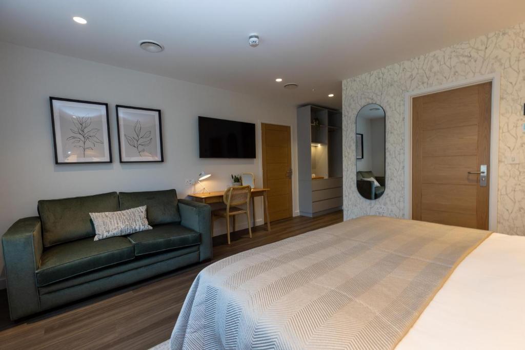The Kingswood Hotel Сейнт Остел Екстериор снимка
