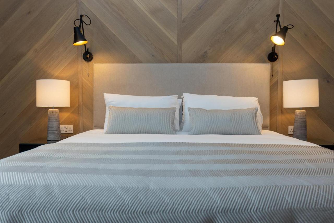 The Kingswood Hotel Сейнт Остел Екстериор снимка