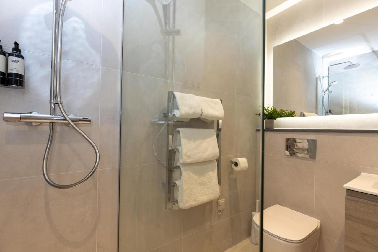 The Kingswood Hotel Сейнт Остел Екстериор снимка