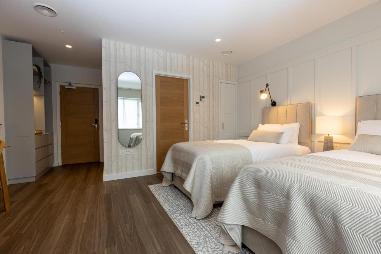 The Kingswood Hotel Сейнт Остел Екстериор снимка