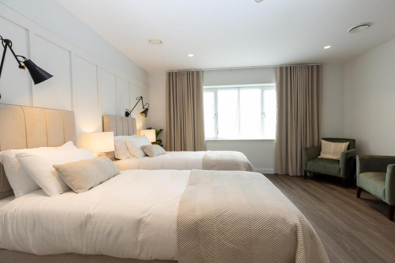 The Kingswood Hotel Сейнт Остел Екстериор снимка