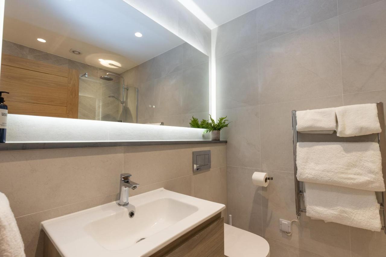 The Kingswood Hotel Сейнт Остел Екстериор снимка