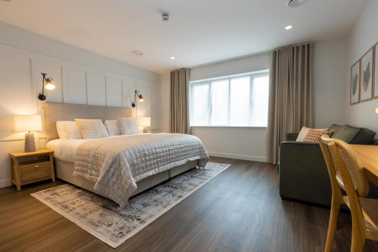 The Kingswood Hotel Сейнт Остел Екстериор снимка