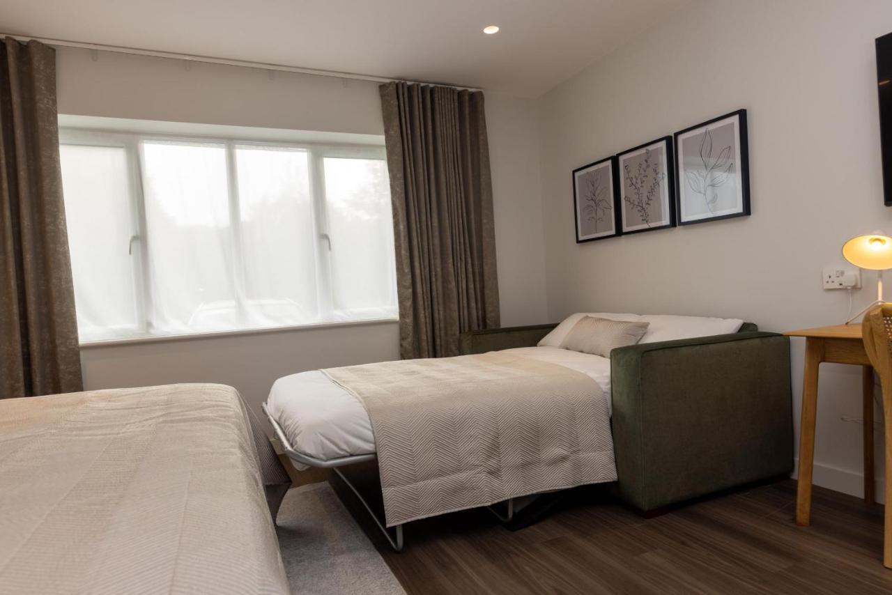 The Kingswood Hotel Сейнт Остел Екстериор снимка
